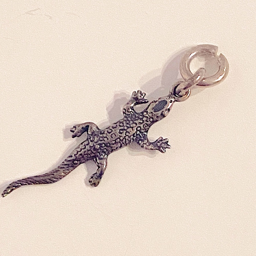 Vintage silver gecko lizard charm for bracelet